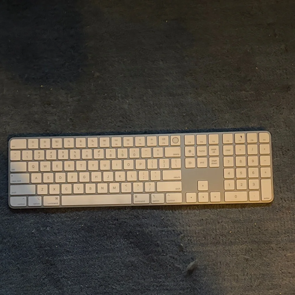 Apple Silver and White Keyboard
